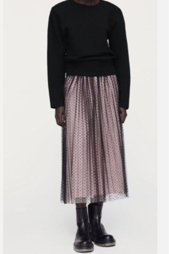 Zara polka mesh skirt (Category: Skirts) located in Quezon City. Submitted by plushsize (Listing ID 1349605391, Image 1). Description: Good as new Garterized waist.