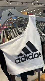 (Category: ) located in . Submitted by ag.closet (Listing ID 1350015282, Image 1). Description: .