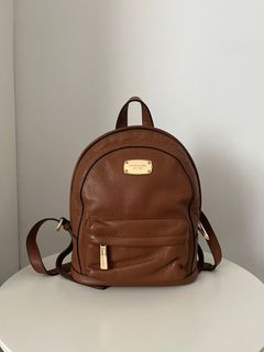 (Category: ) located in . Submitted by apparel.stilloved (Listing ID 1349987509, Image 1). Description: .