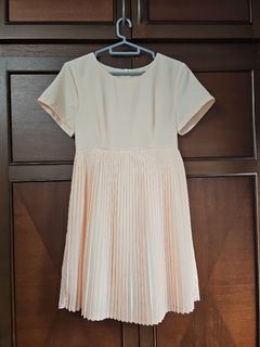 (Category: ) located in . Submitted by poportion (Listing ID 1349992874, Image 1). Description: .