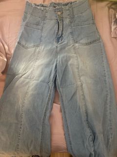 （分類：）位於 。 由 chloeee_fox 提交（商品編號 1349977010，圖片 1）。簡介： 。
