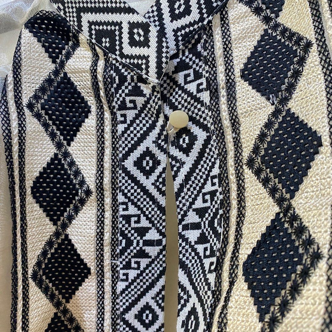 Bohemian Modern Filipina Top (Category: Others Tops) located in Cebu City. Submitted by declairetter (Listing ID 1349968406, Image 3). Description: Brand new. Never worn. .