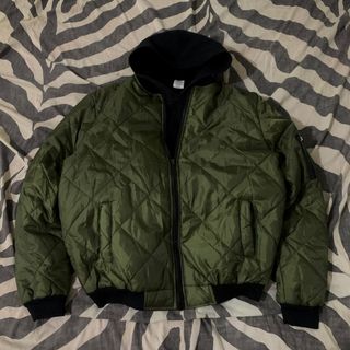 (Category: ) located in . Submitted by achromaticrigouts (Listing ID 1349935051, Image 1). Description: .
