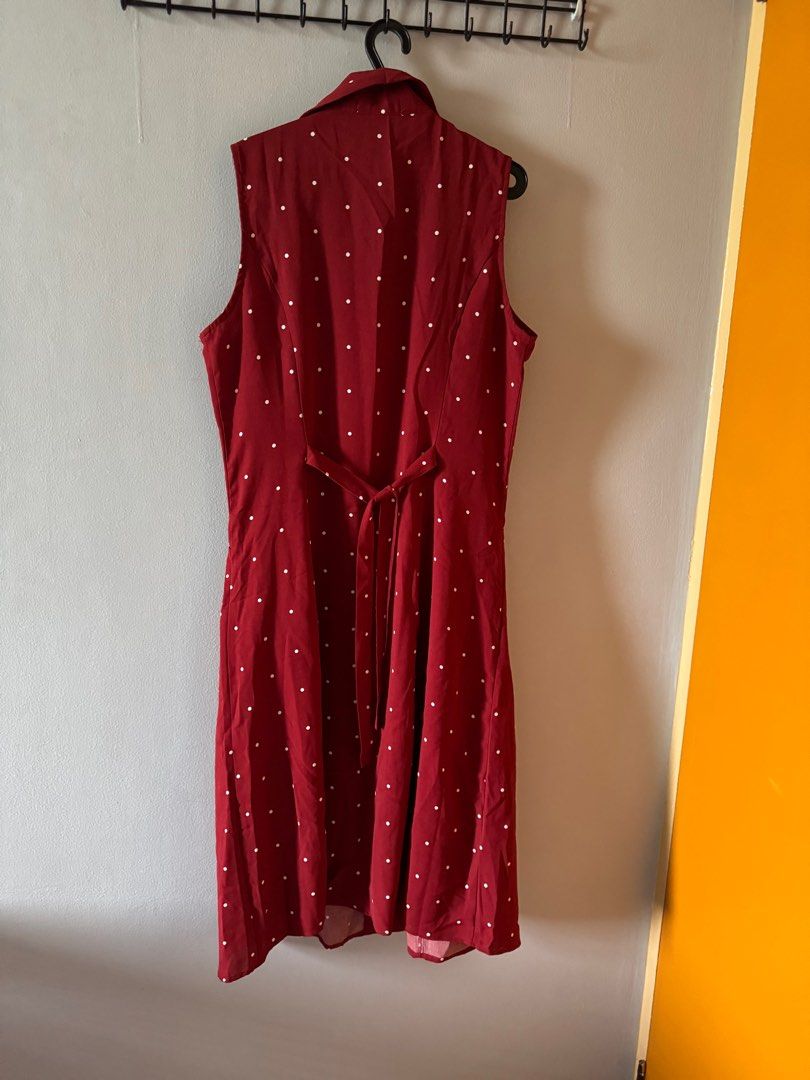 button down sleeveless dress (Category: Dresses) located in Consolacion. Submitted by thebundlequeen (Listing ID 1349954249, Image 2). Description: - fits M-L - used twice only for Xmas parties and dinner - ships from Cebu.