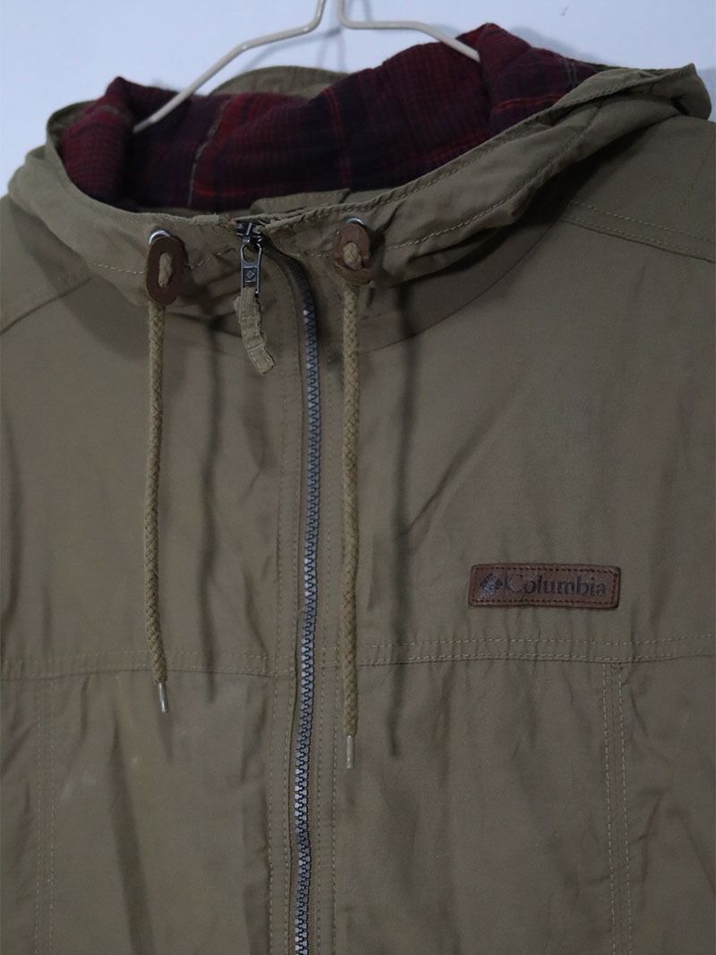 COLUMBIA Brown Plus Size Winter Jacket (Preloved) XL (Category: Coats, Jackets and Outerwear) located in Catarman. Submitted by almostfridayph (Listing ID 1350042324, Image 3). Description: Brand: COLUMBIA Condition: Very Good, with signs of usage. Kindly check photos Size: XL Php 980 Dimensions Chest: 27" Length: 32" Kindly manage your expectations. Our items are thrifted but in excellent condition NO RETURN, NO EXCHANGE Actual product color may