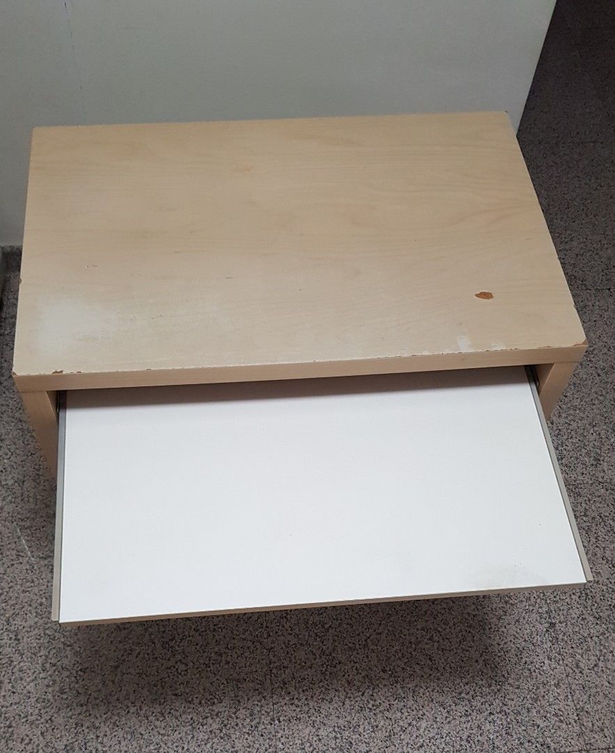 Computer table used (Category: Other Home Furniture) located in Singapore. Submitted by sk88sk (Listing ID 1349967890, Image 2). Description: computer table with wheels H75.5cm include wheels H70cm exclude wheels H65cm from floor to the pull out table L77cm W50cm top W 80cm include the pull out table Collection: my block at Sengkang.
