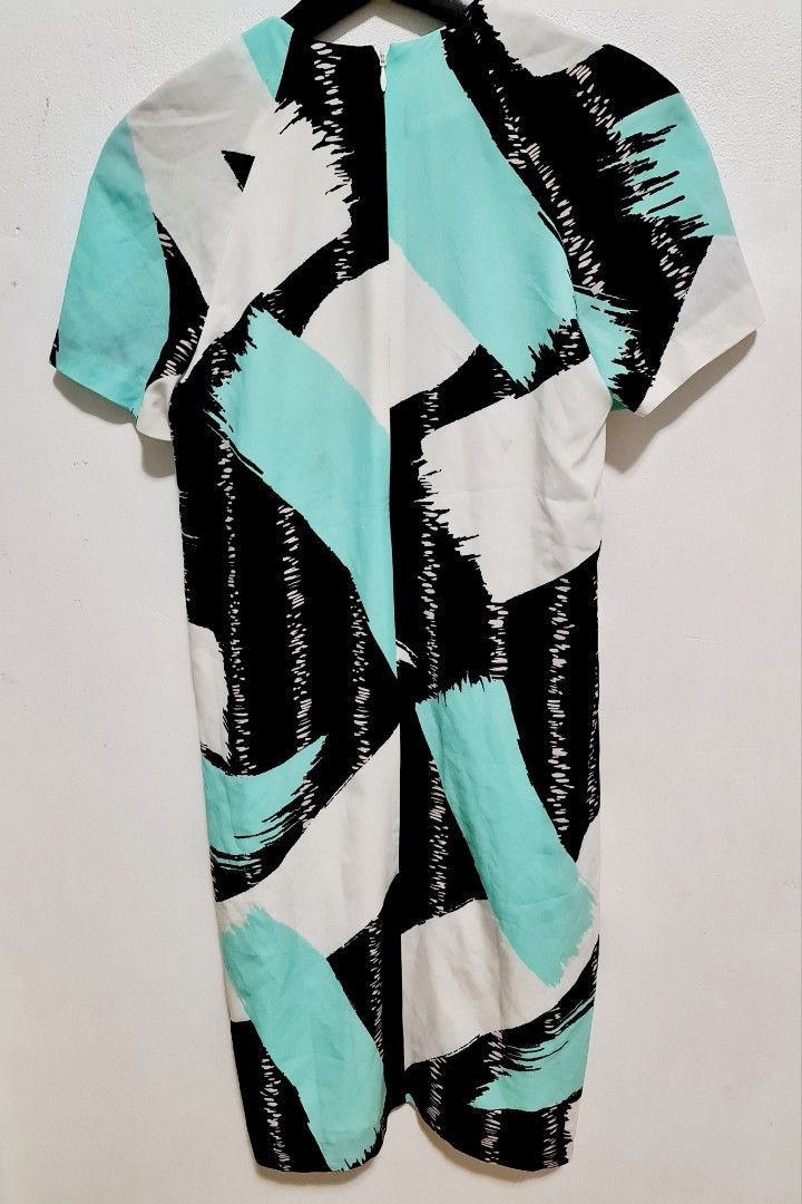 Country Road V Neck Drape Dress (Category: Women's Clothes) located in Sydney. Submitted by desirably (Listing ID 1350071169, Image 2). Description: Country Road Black Aqua White V Neck Drape Dress for $15. Worn lightly&in excellent condition. V-neck with short sleeves Hidden zipper at back of neck Fully lined Pick up from Marrickville. Pls feel free to check out my other listings..