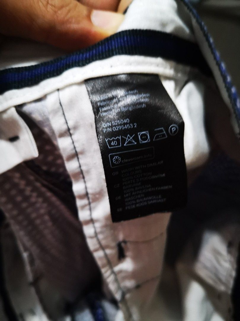 H&m shorts (Category: Shorts) located in Makati City. Submitted by bimmeup (Listing ID 1349993889, Image 2). Description: H&m walk shorts Size 32 Like new 750+sf.