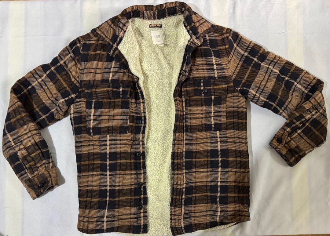 H&M Winter Jacket Fleece inner (Category: Coats, Jackets and Outerwear) located in Manila. Submitted by cheesetinefinds (Listing ID 1350014949, Image 2). Description: .