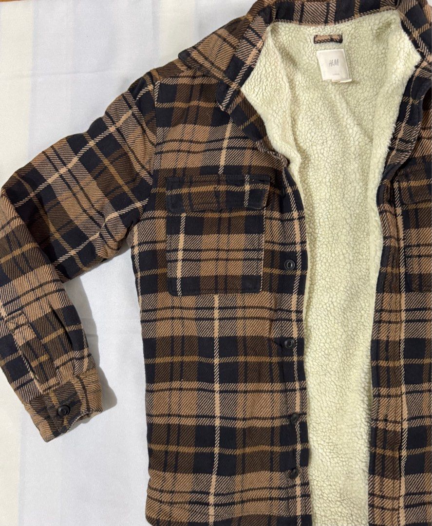H&M Winter Jacket Fleece inner (Category: Coats, Jackets and Outerwear) located in Manila. Submitted by cheesetinefinds (Listing ID 1350014949, Image 3). Description: .