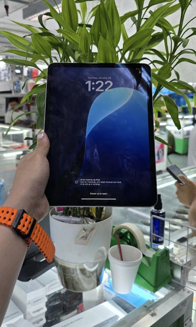 Ipad Pro M2 11INCHES 128GB WIFI ONLY (Category: iPad) located in Quezon City. Submitted by samanthaga21954 (Listing ID 1350002126, Image 2). Description: Ipad Pro M2 11INCHES 128GB WIFI ONLY Secondhand Charger Included Onhand Stock.