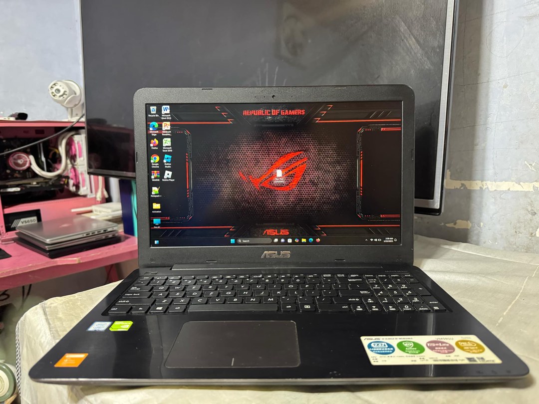 Asus Intel R Laptop Asus x556URK intel core i7-7500U 2.7GHZ 7th Gen 12GB Ram geforce ...