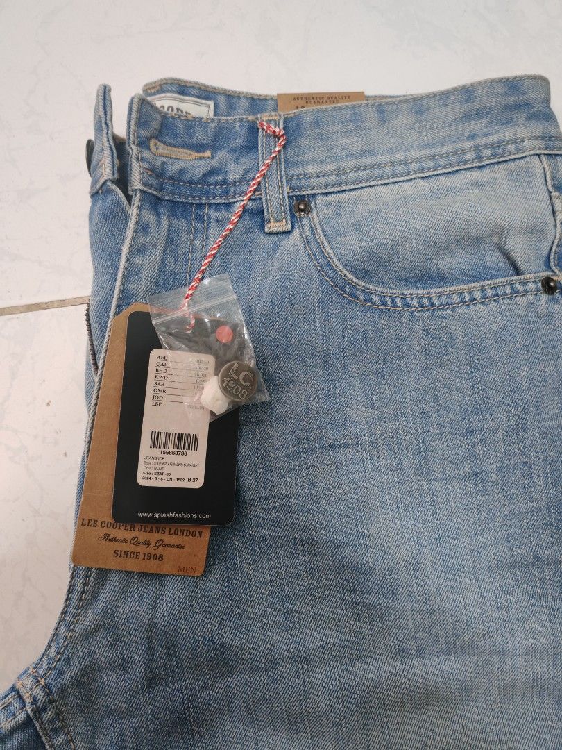 Lee Cooper Jeans (Category: Jeans) located in Caloocan City. Submitted by jericho_garcia (Listing ID 1349942267, Image 3). Description: Dimes: W30-32 x L44 LEG Opening: 7 Brandnew with hangtag Location: near LRT 5th Ave station Shipping fee will shouldered by the buyer Dm me if interested 📩📩.