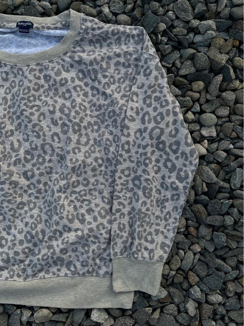 Leopard Sweater (Category: Coats, Jackets and Outerwear) located in Bacolod City. Submitted by danielle5_ (Listing ID 1349979241, Image 3). Description: Leopard Sweater Medium-Large Dimes: 24W, 22L Flaws: NONE M: 200 Swipe for more details!.