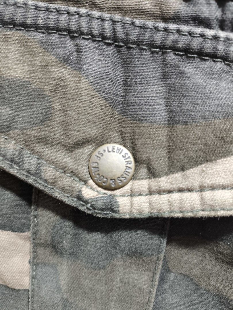 Levis (Category: Coats, Jackets and Outerwear) located in San Carlos City. Submitted by series_selection (Listing ID 1350046643, Image 3). Description: .