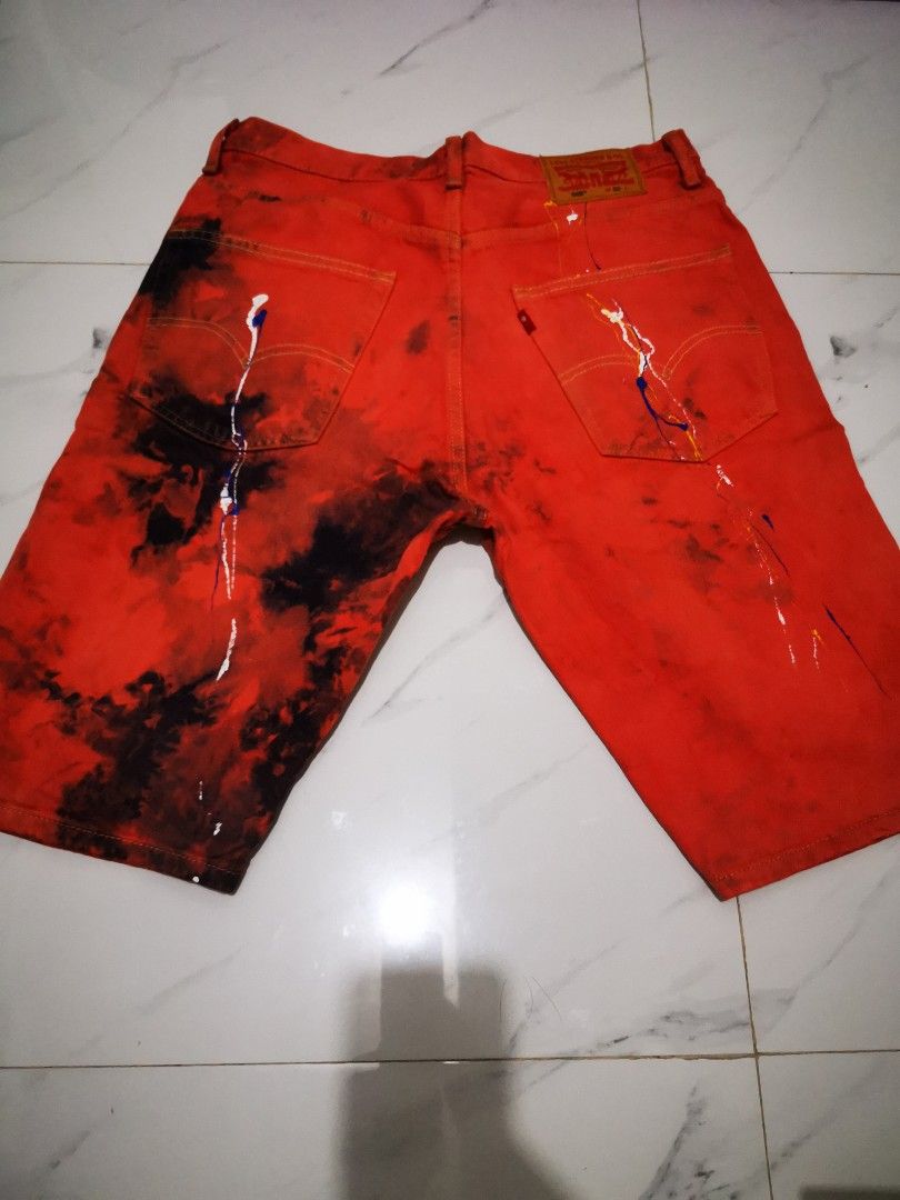 Levi's denim shorts (Category: Shorts) located in Makati City. Submitted by bimmeup (Listing ID 1349996297, Image 2). Description: Orig Levi's denim shorts Size 33 Disteressed paint splatter(orig design) 800+sf.
