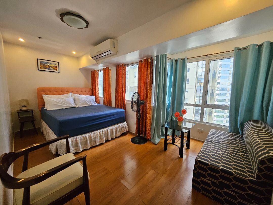 Loft type unit in BGC (Category: Apartments & Condos) located in Paranaque City. Submitted by athomephrealty (Listing ID 1350044822, Image 1). Description: PROPERTY DETAILS PROJECT NAME: FORT VICTORIA LOCATION: BGC, TAGUIG CITY FLOOR AREA: 45 SQM 2 BEDROOM LOFT TYPE 2 TOILET AND BATH FULLY FURNISHED Viewing strictly by appointment only. Pls contact: Maritoni A. Trinidad Real Estate Broker / Appraiser - At Home Ph Realty —-------------------------