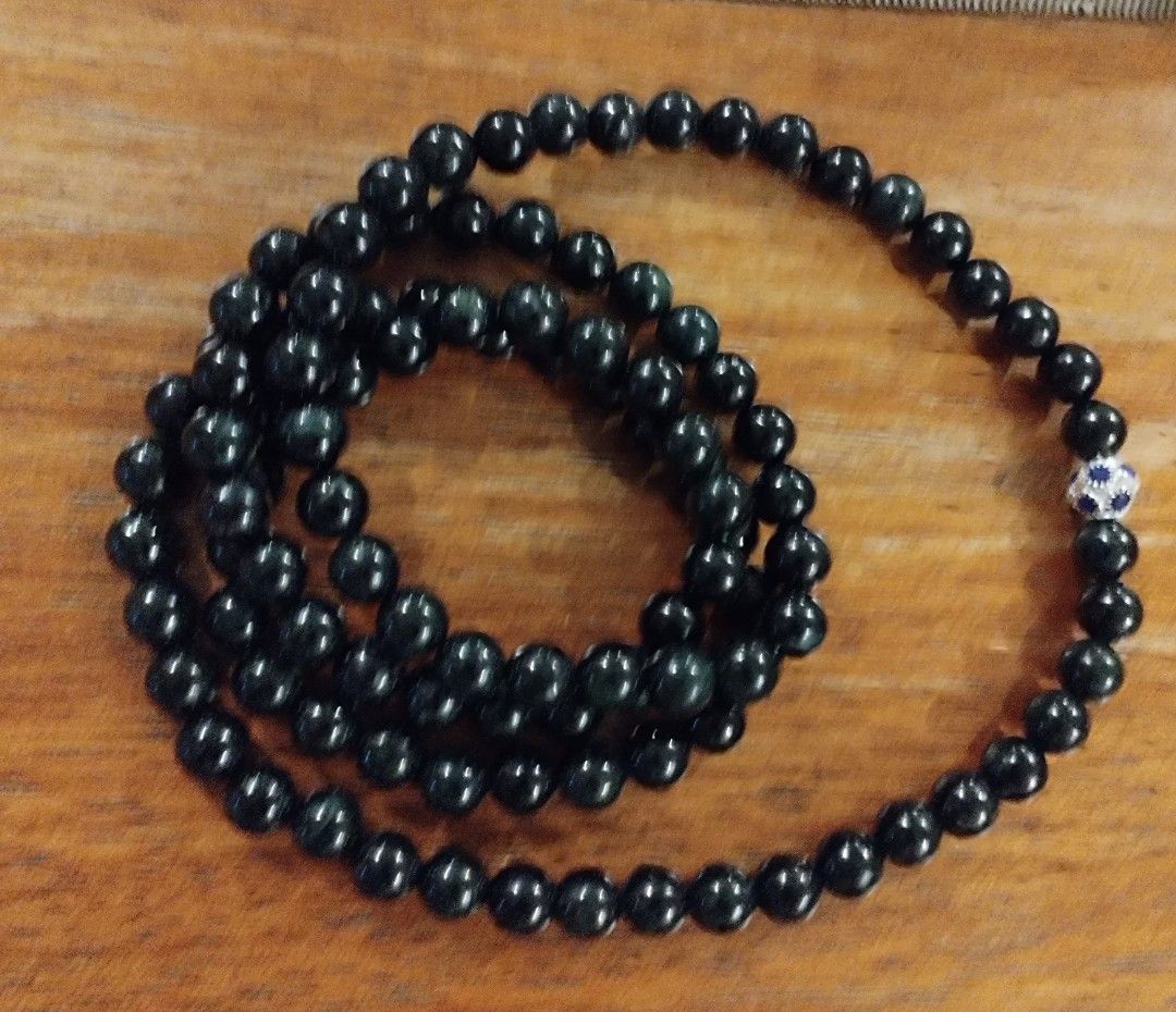 Long mocui / black jadeite necklace (Category: Necklaces) located in Quezon City. Submitted by themissingpiecesarehere (Listing ID 1350036199, Image 1). Description: Avail 15% discount this Chnese new year plus free items..