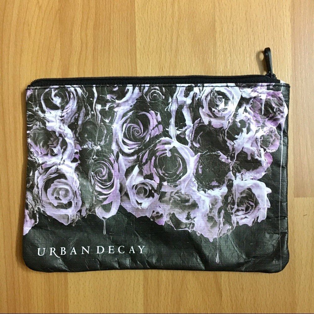 Makeup samples (Category: Makeup) located in Singapore. Submitted by such_joy (Listing ID 1349957520, Image 3). Description: Ilia skin tint sample Urban decay lipstick sample Urban decay makeup pouch All brand new.