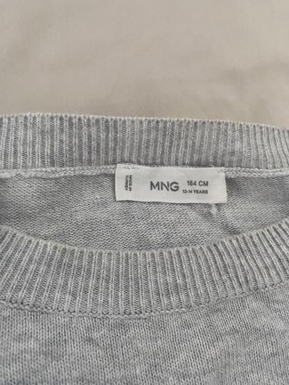 Mango Sweater (Category: Coats, Jackets and Outerwear) located in Las Pinas. Submitted by phluid (Listing ID 1350037650, Image 2). Description: Mango Sweater Authentic Condition 8/10 Size 13-14.