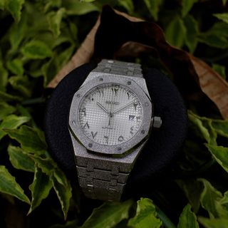 (Category: ) located in . Submitted by jantzen.watches (Listing ID 1350047740, Image 1). Description: .