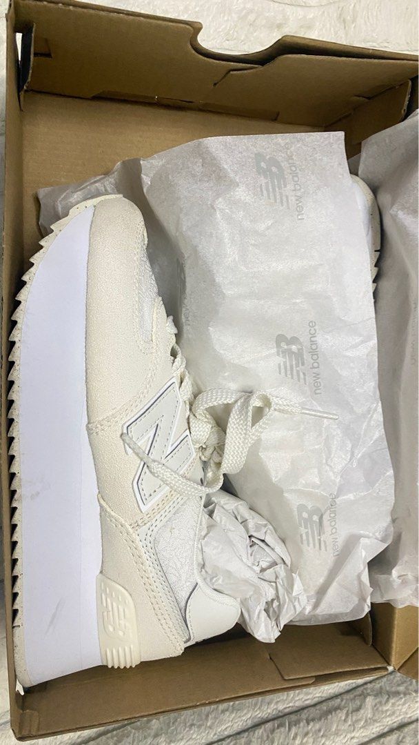 New Balance 574 Womens Size 6 (Category: Sneakers) located in Mandaluyong City. Submitted by NAO006 (Listing ID 1350023731, Image 3). Description: Bought from Japan used once to attend Christmas mass SIZE 6 Womens Pig Skin leather; very pretty in person RFS: need funds and too many white sneakers already.