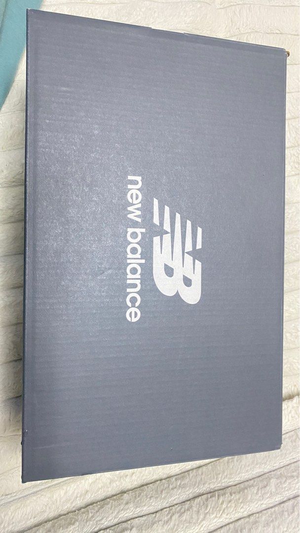 New Balance 574 Womens Size 6 (Category: Sneakers) located in Mandaluyong City. Submitted by NAO006 (Listing ID 1350023731, Image 2). Description: Bought from Japan used once to attend Christmas mass SIZE 6 Womens Pig Skin leather; very pretty in person RFS: need funds and too many white sneakers already.