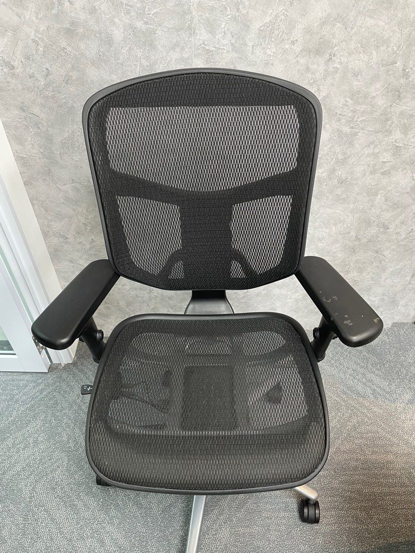 Office Chair (Category: Chairs) located in Singapore. Submitted by mailvicks02 (Listing ID 1350004294, Image 2). Description: It’s a office chair and all functions are working fine. .