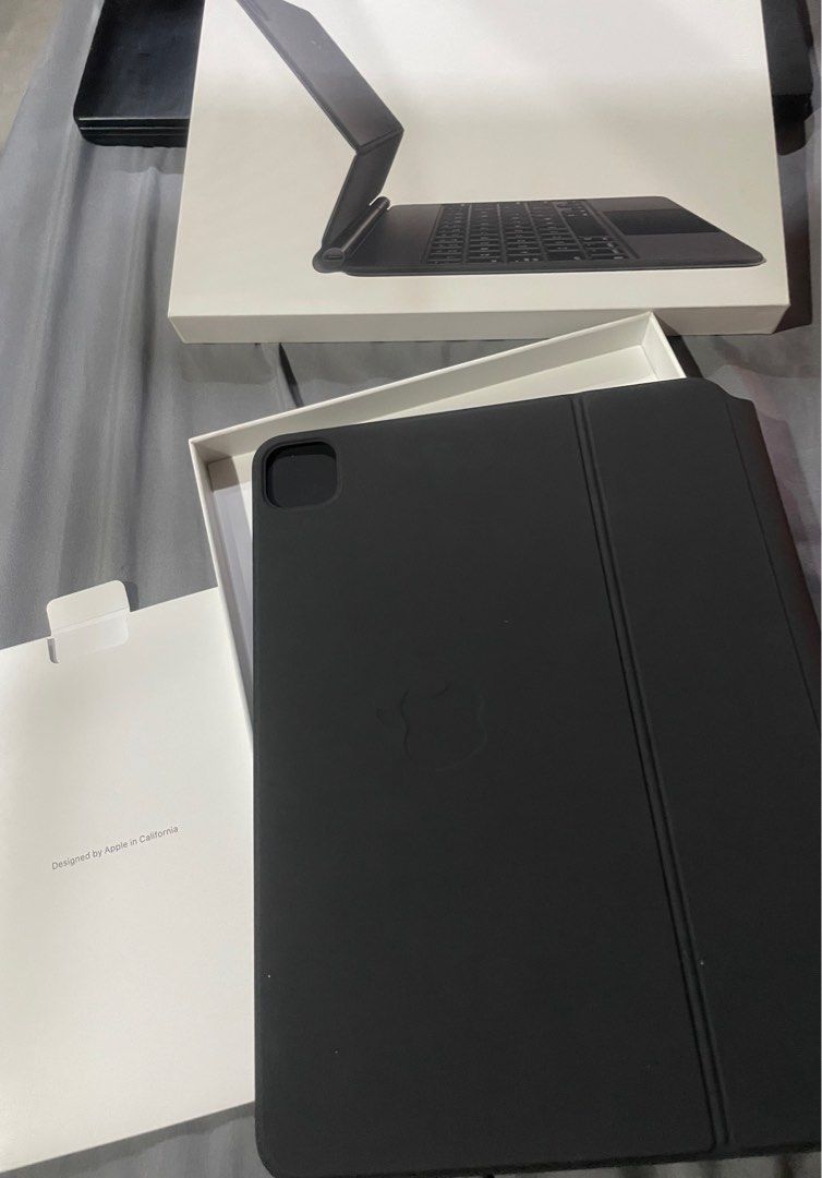 Original Apple Black Magic Keyboard (Category: iPad) located in Angono. Submitted by xxxallaboutbagsxxx (Listing ID 1350038661, Image 2). Description: Brandnew opened lang in powermac. Protected since day 1. Bought on Dec 23. RFS: need funds .