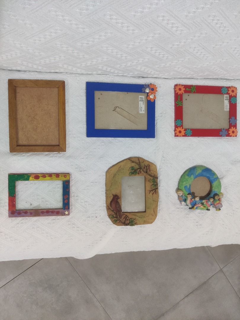 Picture frames (Category: Frames & Pictures) located in Singapore. Submitted by a292929 (Listing ID 1350014543, Image 1). Description: .