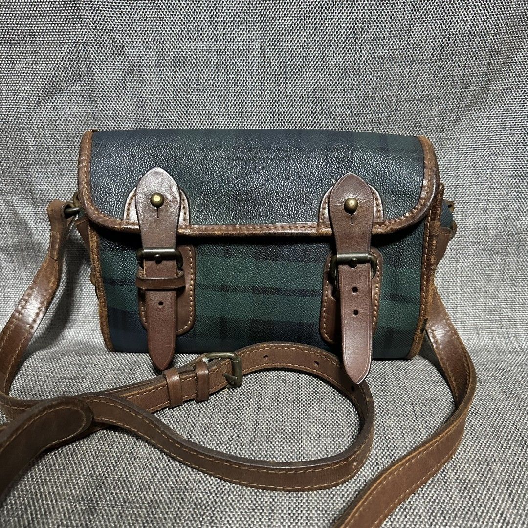 Polo Ralph Lauren sling bag (Category: Luxury Bags & Wallets) located in Manila. Submitted by greyinfash06839 (Listing ID 1350023553, Image 1). Description: 🤍Price: 7,900 pesos only 🤍Item: Polo Ralph Lauren sling bag 🤍Brand: Polo Ralph Lauren 🤍Matirial: Leather 🤍Quality: Original 🤍color: Green 🤍Size: Small 🤍Dimension. H: 6 L: 9 W: 4 🤍Sex: For Men 🤍Issue: Crackings 🤍Condition Rate: 8/10 🤍Other info:.
