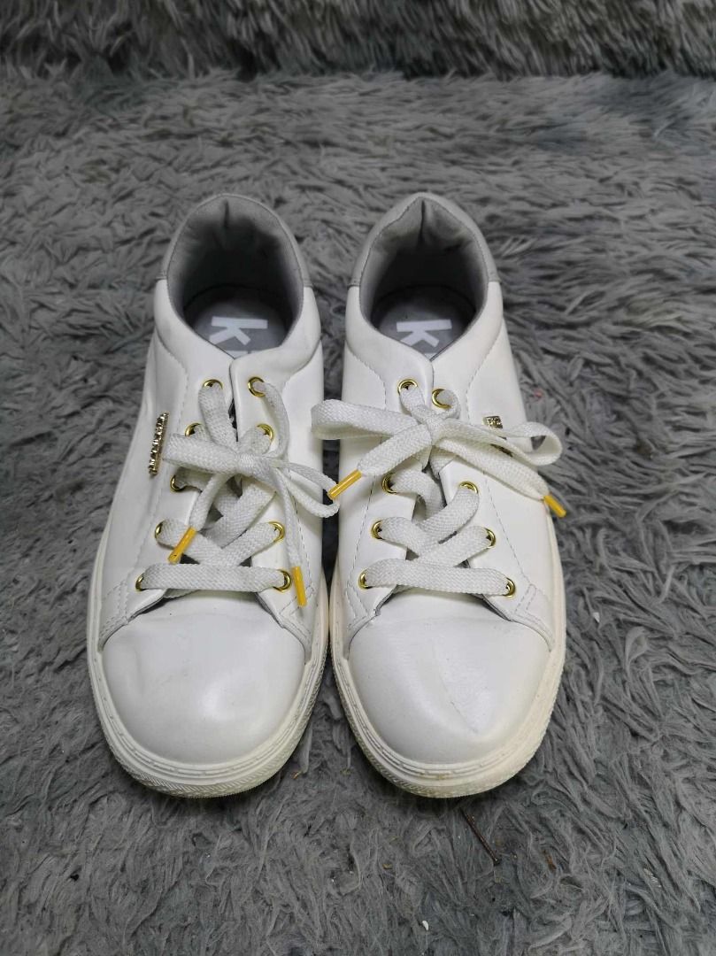 Round Toe White Gray Lace Low Top Sneaker (Category: Sneakers) located in Santa Cruz. Submitted by jmy_surplus.2 (Listing ID 1350074893, Image 1). Description: Size ; 23cm Color ; White , Gray Type ; Sneaker Brand ; No Brand Material ; Leather , Rubber Style ; White lace Sneaker LR 108 JMY 4.
