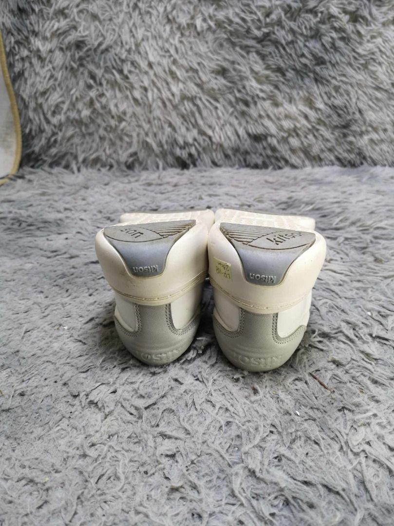 Round Toe White Gray Lace Low Top Sneaker (Category: Sneakers) located in Santa Cruz. Submitted by jmy_surplus.2 (Listing ID 1350074893, Image 2). Description: Size ; 23cm Color ; White , Gray Type ; Sneaker Brand ; No Brand Material ; Leather , Rubber Style ; White lace Sneaker LR 108 JMY 4.