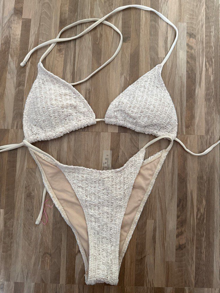 Shein bikini (Category: Bikinis & Swimsuits) located in Binan City. Submitted by sunsetmargarita (Listing ID 1349947340, Image 1). Description: Small.