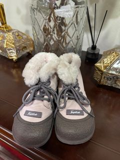(Category: ) located in . Submitted by ilovepreloved (Listing ID 1350030553, Image 1). Description: .