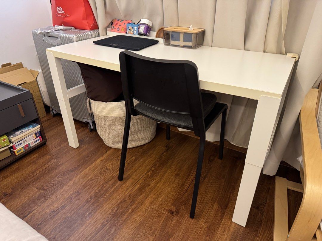 Study table (Category: Tables & Sets) located in Singapore. Submitted by ardnicel (Listing ID 1349952411, Image 1). Description: .