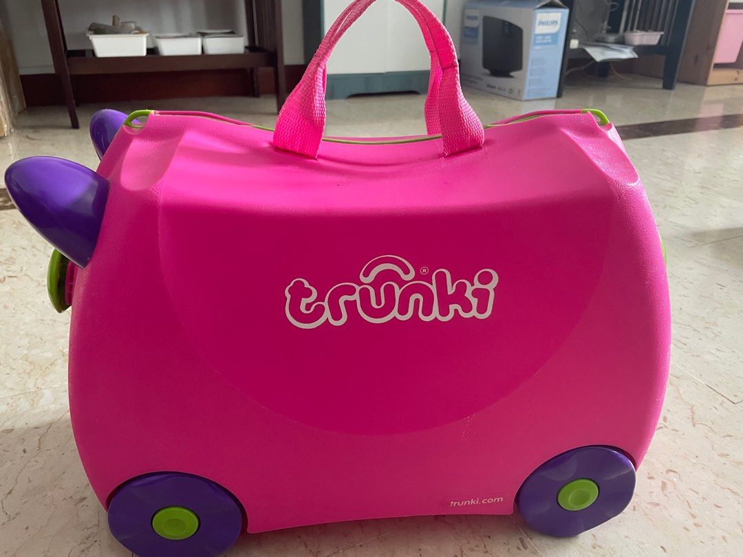 Trunki Luggage (Category: Luggage) located in Singapore. Submitted by wildcrystal_e94049 (Listing ID 1349944708, Image 1). Description: Trunk bag , good for children and lightly used.