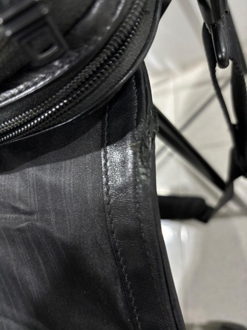 TUMI Alpha Leather Flap Slip Locking Expandable Briefcase, Fesyen Pria ...
