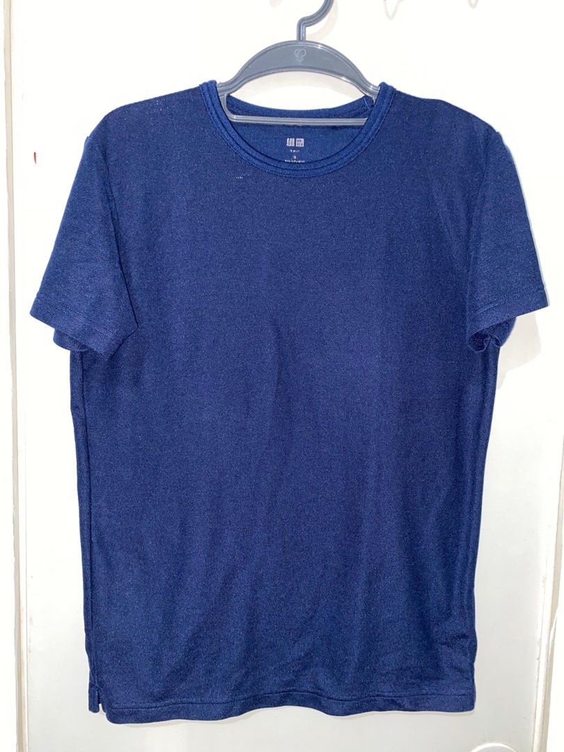 Uniqlo Navy Blue Plain Shirt (Category: Tshirts & Polo Shirts ) located in Manila. Submitted by puree06 (Listing ID 1349923092, Image 1). Description: .