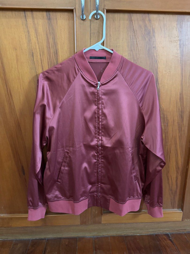Uniqlo Satin Bomber Jacket (Category: Coats, Jackets and Outerwear) located in Quezon City. Submitted by monsdeclutter (Listing ID 1349976431, Image 2). Description: Authentic, bought in store No when worn Actual color may vary (due to lighting and camera settings) Price negotiable but no to lowballing MOP: Gcash MOD: SDD (grab/lalamove) or GGX Note: Strictly payment first before shipping SDD booked by buyer SF shouldered by buyer.