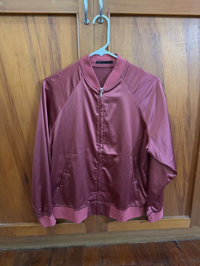 Uniqlo Satin Bomber Jacket (Category: Coats, Jackets and Outerwear) located in Quezon City. Submitted by monsdeclutter (Listing ID 1349976431, Image 1). Description: Authentic, bought in store No when worn Actual color may vary (due to lighting and camera settings) Price negotiable but no to lowballing MOP: Gcash MOD: SDD (grab/lalamove) or GGX Note: Strictly payment first before shipping SDD booked by buyer SF shouldered by buyer.