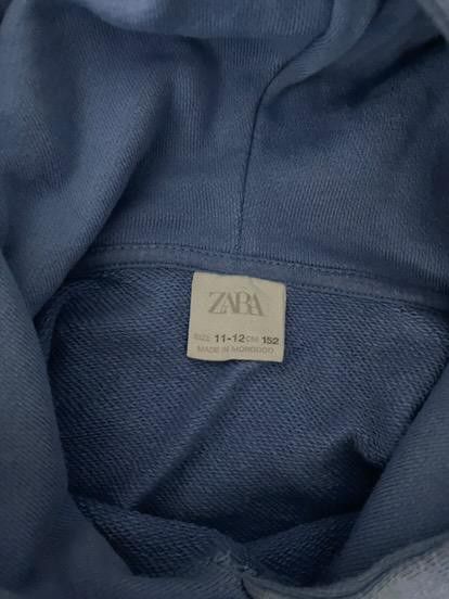Zara Hoodie Jacket (Category: Babies & Kids Fashion) located in Las Pinas. Submitted by phluid (Listing ID 1350036019, Image 2). Description: Zara Hoodie Jacket Authentic Condition 8/10 Size 11-12 (Kids).