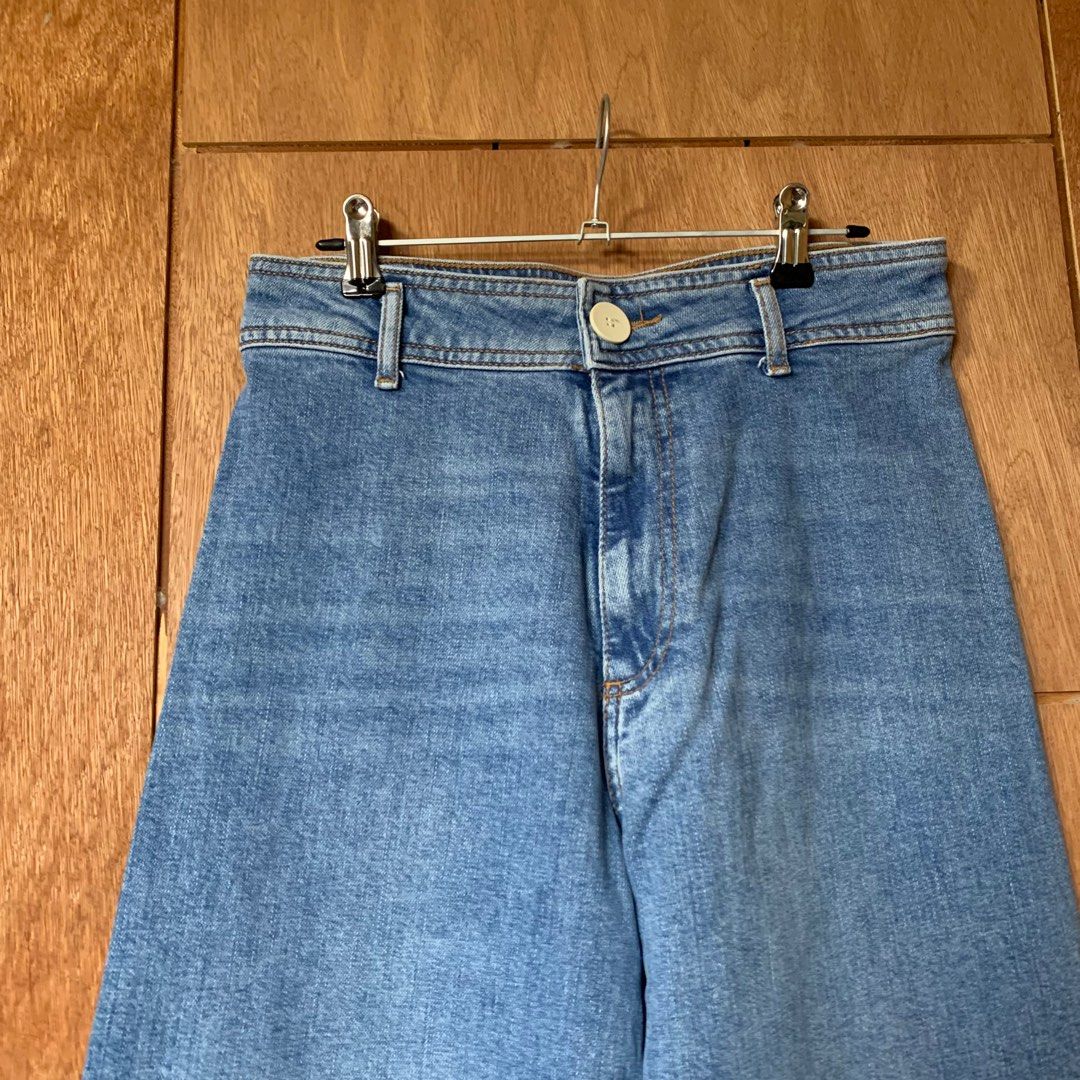 ZARA MARINE STRAIGHT JEANS (Category: Jeans) located in Pasig City. Submitted by maj3sty (Listing ID 1349939358, Image 2). Description: .