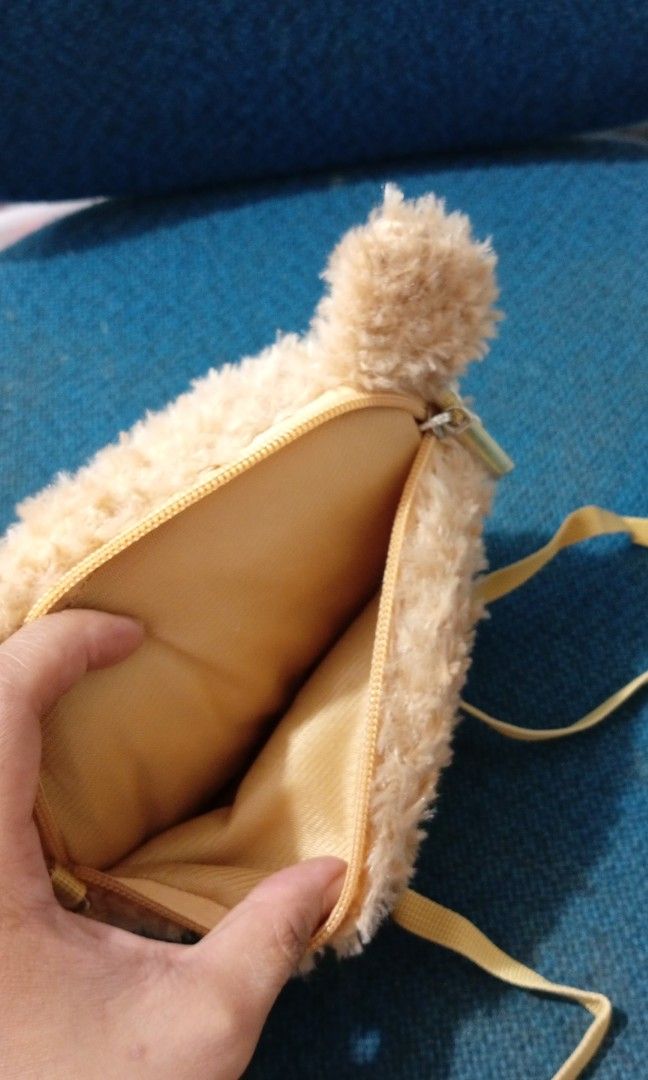 20cm frurry cp bag duffy bear (Category: Plushies & Soft Toys) located in Echague. Submitted by manikaisabelavarietyshop (Listing ID 1350193608, Image 2). Description: 20cm frurry cp bag duffy bear.