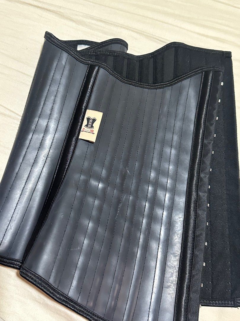 29 boned corset waist trainer (Category: Activewear) located in Valenzuela. Submitted by heyally_ (Listing ID 1350123651, Image 3). Description: LP.