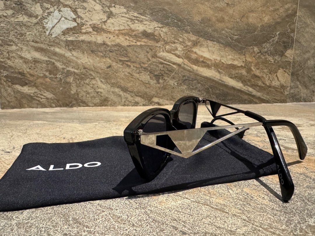 Aldo black sunglasses (Category: Sunglasses & Eyewear) located in Pasig City. Submitted by cess_06 (Listing ID 1350184148, Image 3). Description: Brand new. Never been used. Bought and just tried it at home. Original Price: 1200 RFS: impulse buy. i have almost similar style of sunglasses.