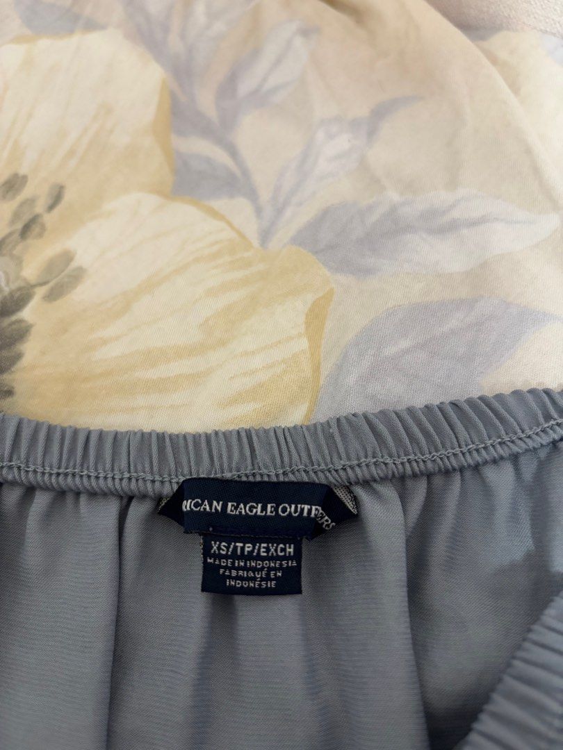 American eagle top （分類：背心）位於 Hong Kong。 由 _lwcmwy 提交（商品編號 1350146292，圖片 2）。簡介： 。