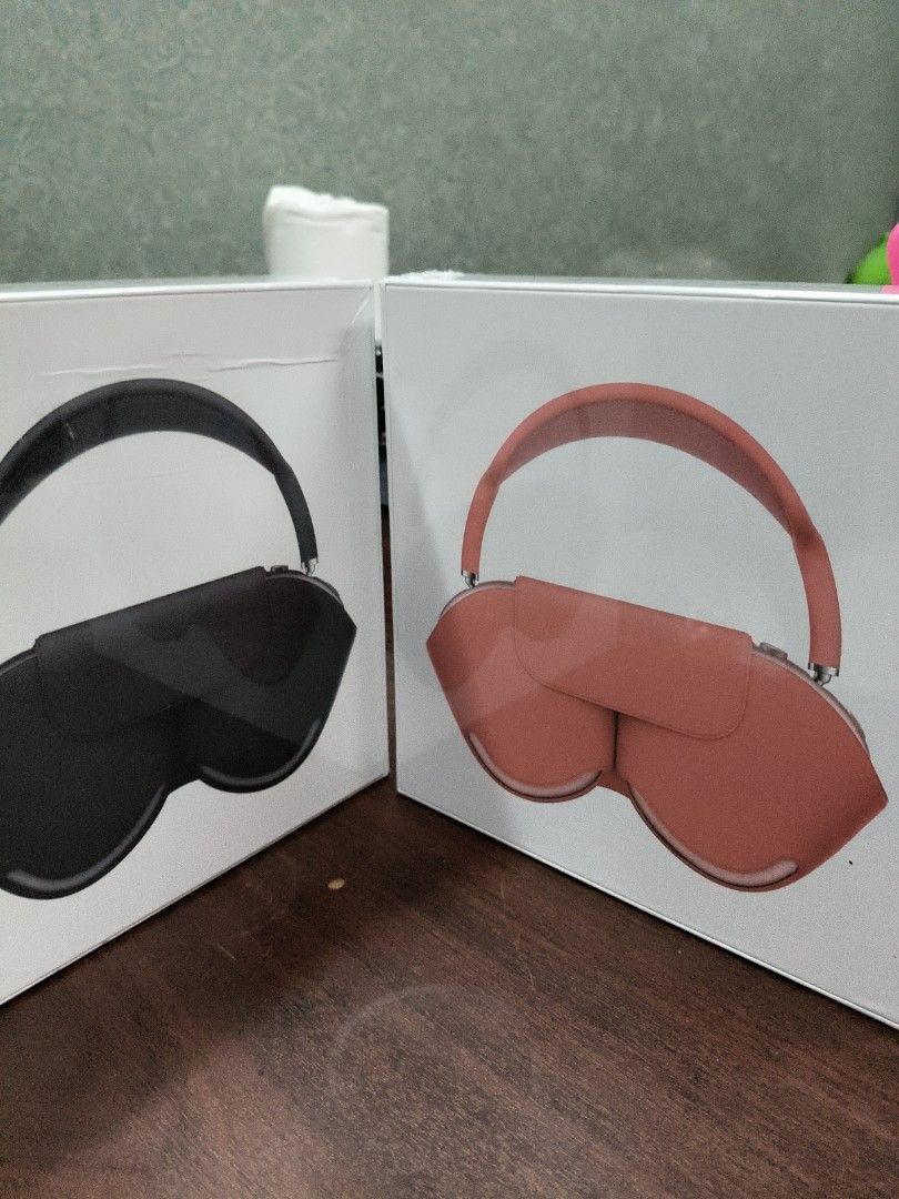Apple AIRPODS max! HK Variant! (Category: Headphones & Headsets) located in Manila. Submitted by shivaparwa77744 (Listing ID 1350101198, Image 2). Description: brand new! airpods max! sealed! pm for fast transaction.