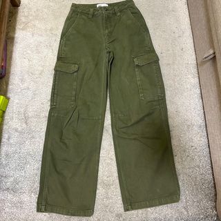 (Category: ) located in . Submitted by e_declutters2019 (Listing ID 1350175257, Image 1). Description: .