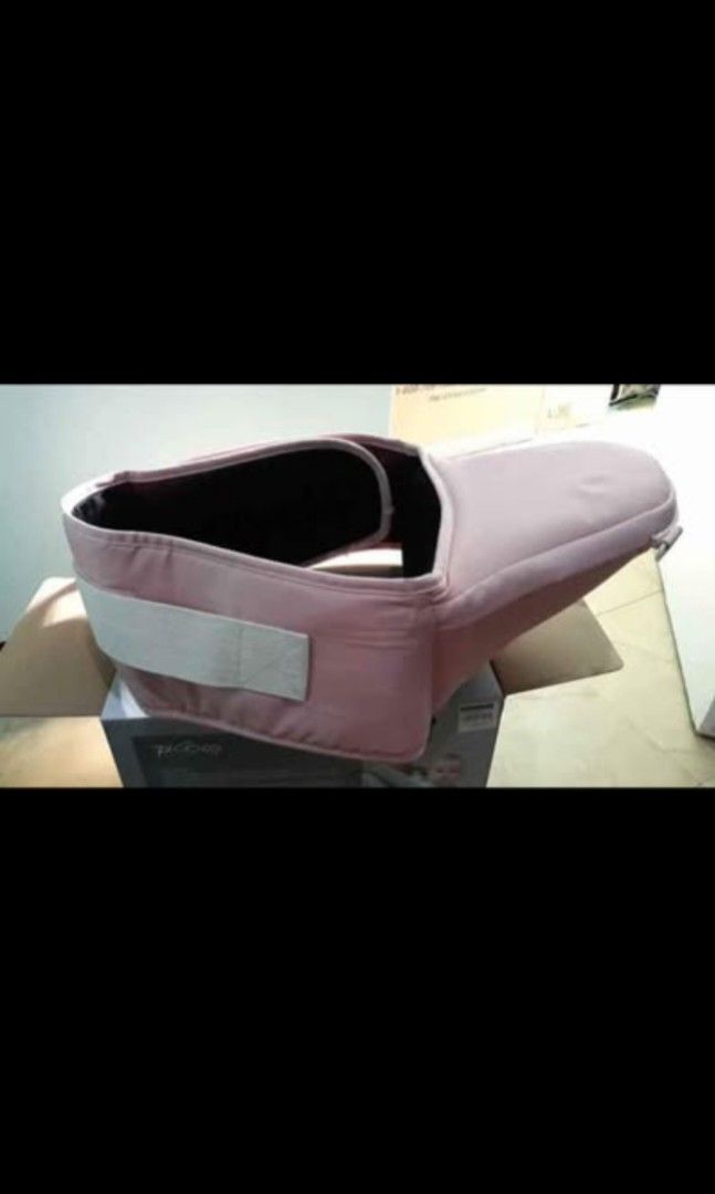 Baby Carrier (Picolo) (Category: Carriers & Slings) located in Antipolo. Submitted by littlebeybiboo (Listing ID 1350221526, Image 2). Description: Decluttering Hindi masyado nagamit. Bagong bago pa. 😊 Selling for only 850 nalang!!! Pm me for interested. ☺️ Location: Cogeo Antipolo City.